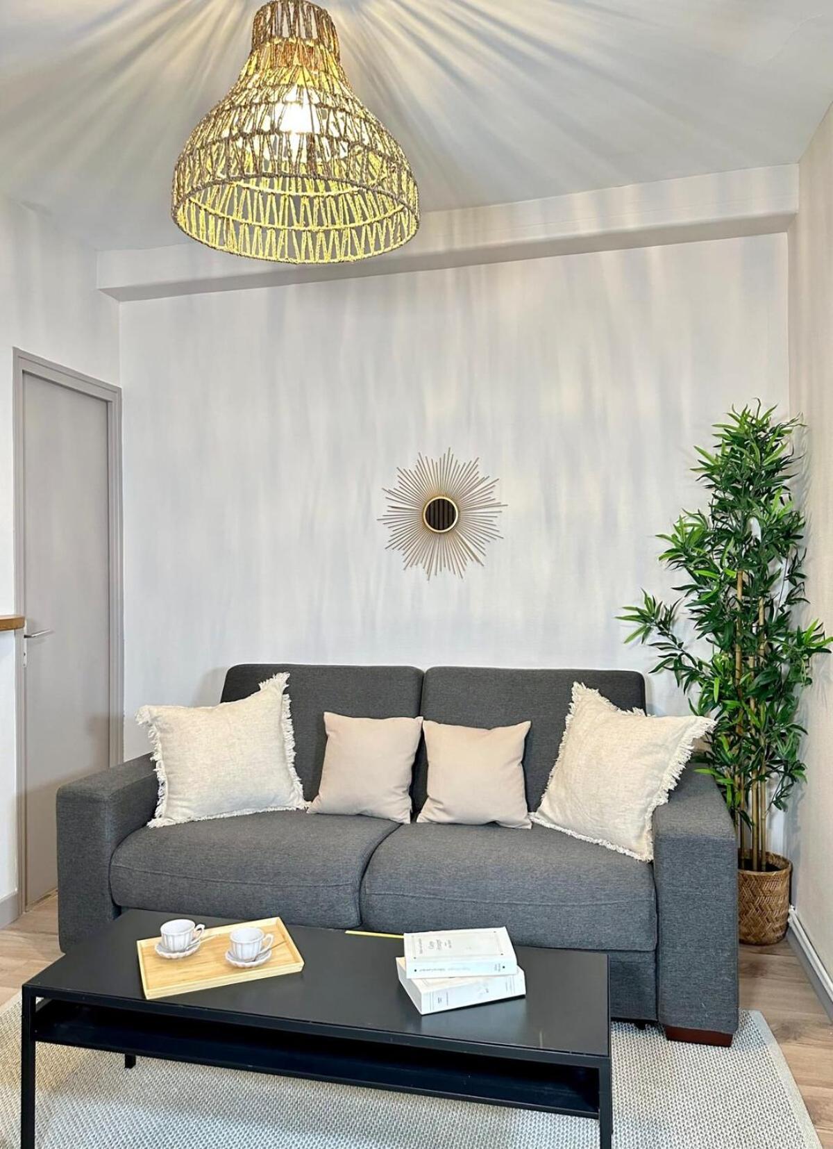 Eiffel Tower Apartment Paris